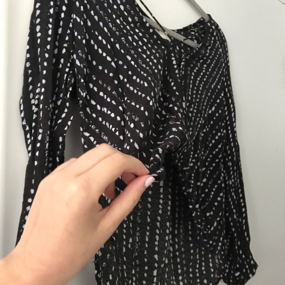 High low polka dot top perfect for a night out - Picture 2 of 2